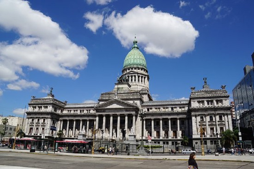 En la actualidad, hay dos proyectos de ley sobre reducción de la jornada laboral, que cuentan con estado parlamentario