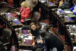 Germán Martínez y Cecilia Moreau, autoridades del bloque oficialista