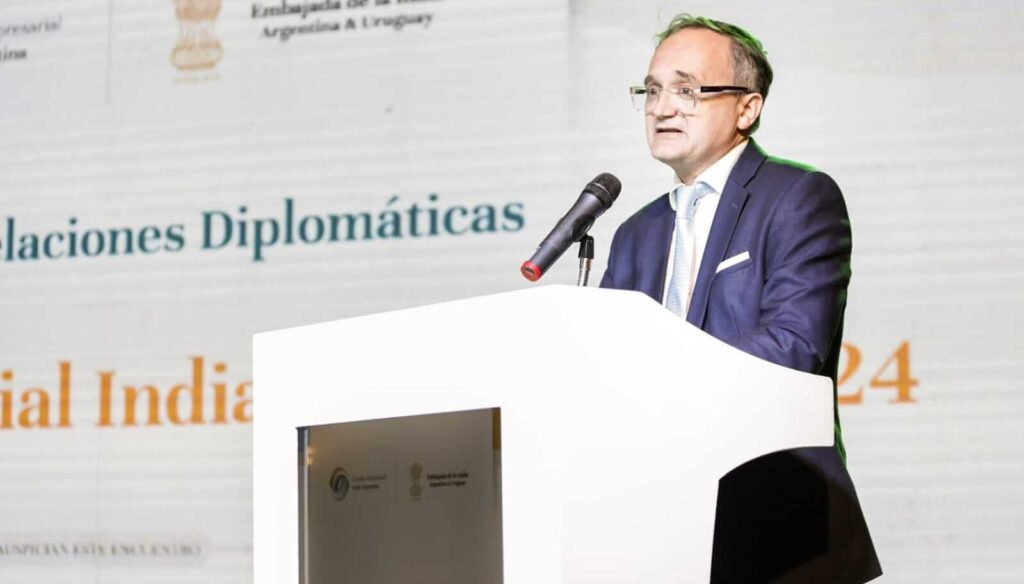 Gustavo Idigoras Ciara CAA 